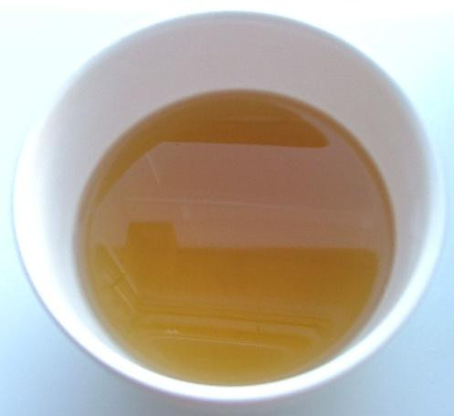 Nước mắm được làm từ cá cơm thường có màu nước trong, độ nồng vừa phải. Ảnh: Nauan.