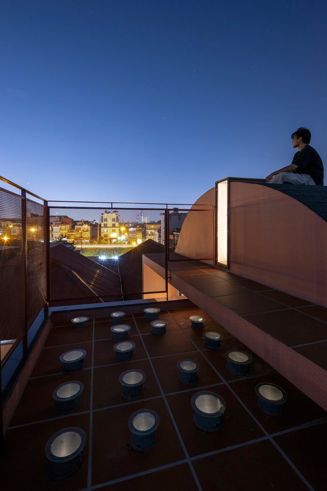 Cai tao nha trong ngo hep thanh khong gian song hien dai-Hinh-7