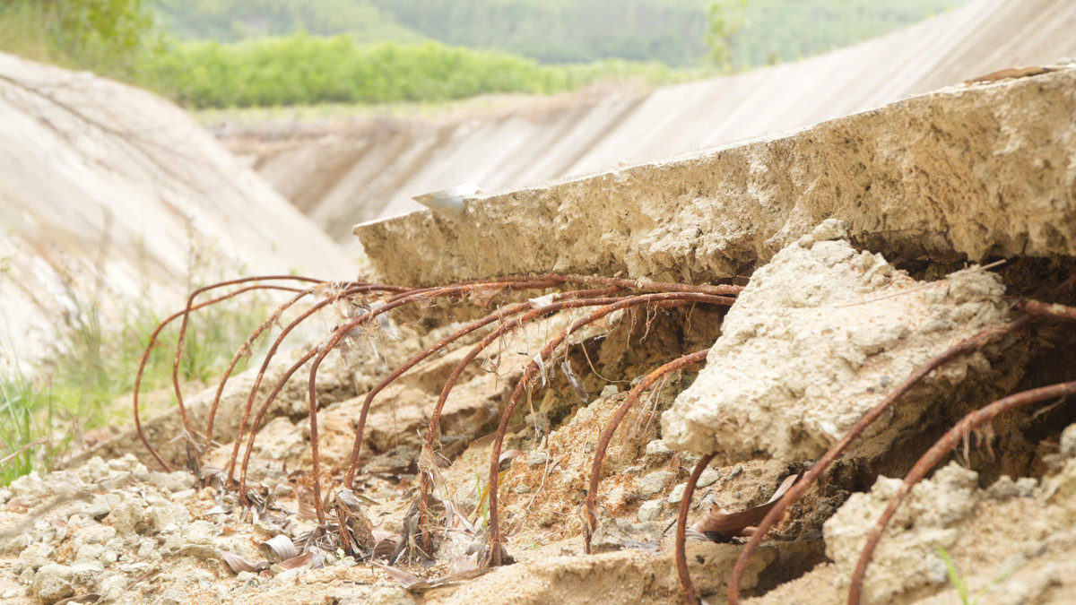 Công trình thủy lợi 14 tỷ vừa nghiệm thu đã hư hỏng nghiêm trọng - Hình 3 Cong trinh thuy loi 14 ty vua nghiem thu da hu hong nghiem trong-Hinh-3