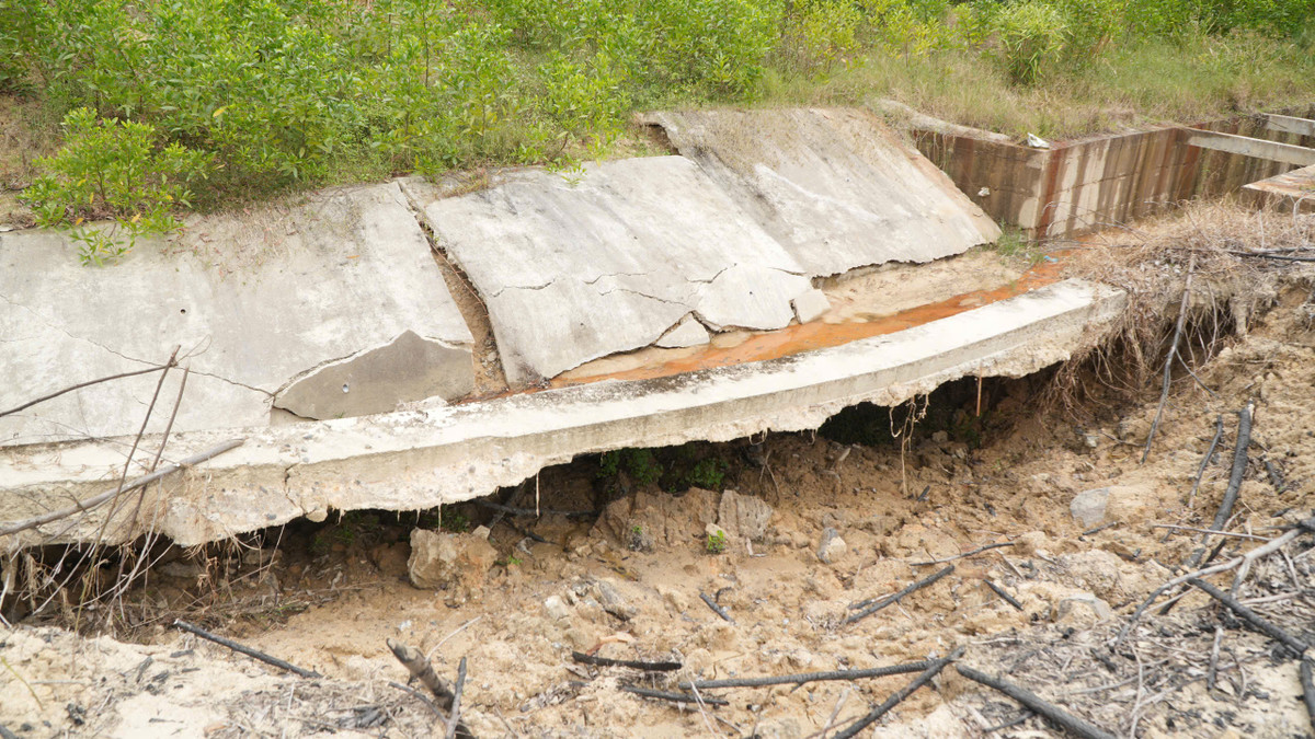 Công trình thủy lợi 14 tỷ vừa nghiệm thu đã hư hỏng nghiêm trọng Cong trinh thuy loi 14 ty vua nghiem thu da hu hong nghiem trong