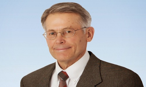 Năm 2015, Jim Walton được xếp thứ 9 trong danh sách tỷ phú trên thế giới của Forbes. Jim Walton là con trai út của Sam Walton, người sáng lập nên hãng bán lẻ lớn nhất thế giới Wal-Mart.