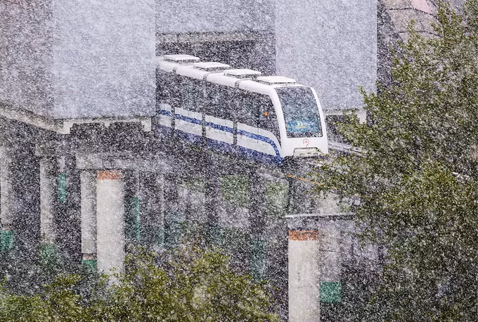 Khung cảnh tuyết rơi dày một ngày trước lễ duyệt binh. Ảnh korrespondent