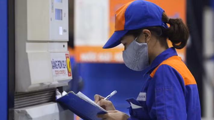 Dot dieu chinh cuoi cung 2018: Gia xang se giam xuong 