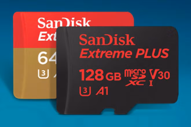 Thẻ nhớ microSD có thể được lấy ra khỏi máy và đặt vào thiết bị khác để truy cập dữ liệu.