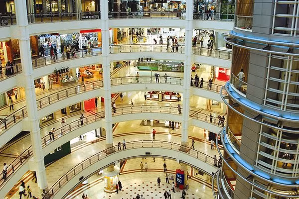 Một trung tâm mua sắm tại TPHCM.