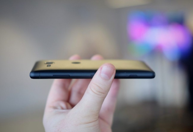 Hệ thống âm thanh trên máy hỗ trợ các codec AptX HD và LDAC, đáng buồn là Sony đã loại bỏ jack cắm tai nghe 3.5 mm để chuyển sang USB-C. 