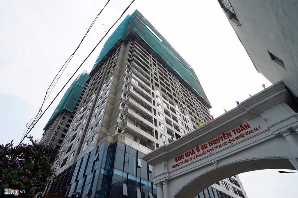 Sau khi các nhà máy di dời, các khu đất nhanh chóng xin chuyển đối để xây dựng chung cư. Điển hình như dự án Thống Nhất Complex trước kia là nhà máy xe đạp Thống Nhất. Khu nhà ở 90 Nguyễn Tuân (820 căn hộ và 87 căn liền kề) trước kia là xí nghiệp xe bus 10/10. Dự án TNR Goldseason rộng 2,2 ha trước kia là xí nghiệp Dệt Mùa Đông...