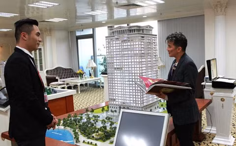 Dam Vinh Hung kiem tien tu dai dien thuong hieu, quang cao ra sao?-Hinh-3