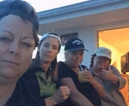 ...hội chị em bạn dì của mẹ cũng tiếp sức cùng con. ...hội chị em bạn dì của mẹ cũng tiếp sức cùng con.