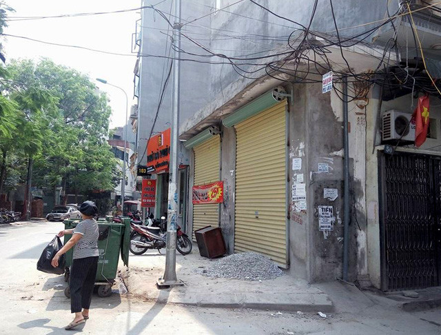 Một ngôi nhà “toàn mặt tiền” tồn tại sau việc GPMB, cải tạo kênh mương ngõ 139 Khương Thượng (Đống Đa, Hà Nội).
