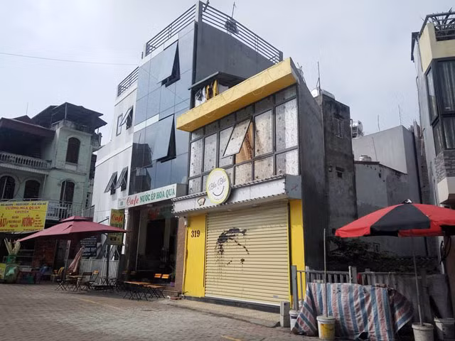 Những ngôi nhà siêu vẹo, mỏng méo đang biến bộ mặt đô thị trở nên nhếch nhác