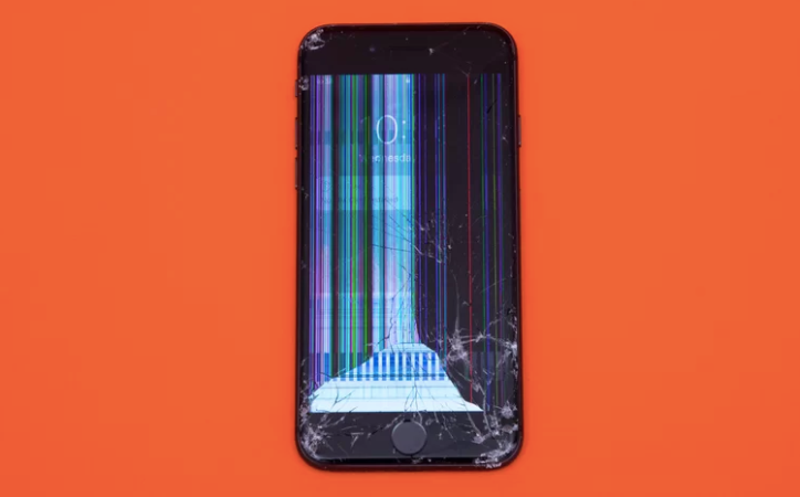 iPhone 8 vượt qua tất cả các thử nghiệm cho đến thử nghiệm thả rơi 1,8 mét úp mặt xuống bê tông. Như vậy, chiếc smartphone của Apple chưa được thử sức với màn thả rơi vào toilet. (Điểm: 4,9/10).