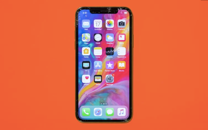 iPhone X vượt qua thử thách thử rơi trên bề mặt gỗ khá đơn giản. Ở thử thách thả rơi cạnh máy từ 1,2 mét, iPhone X ghi nhận một số vết xước ở đuôi máy. Thả rơi úp mặt xuống bê tông ở độ cao 1,2 mét khiến màn hình nứt nhẹ ở một số điểm. Các vết nứt xuất hiện nặng hơn cả độ cao 1,8 mét và thả rơi vào toilet. (Điểm: 6,2/10)