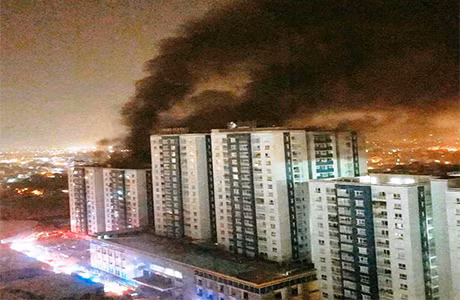 Chung cư Carina Plaza bị cháy đêm 22 rạng 23/3.