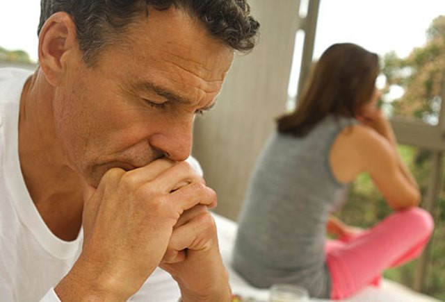 Cụ ông buồn lòng vì năng lực ngày càng giảm sút. Ảnh minh họa.