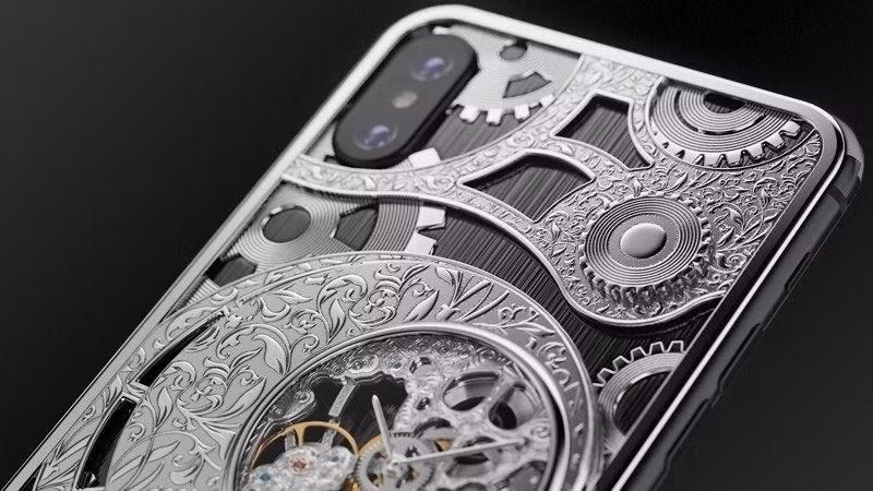 iPhone XS dau tien tren the gioi gan dong ho co gia hang tram trieu-Hinh-3