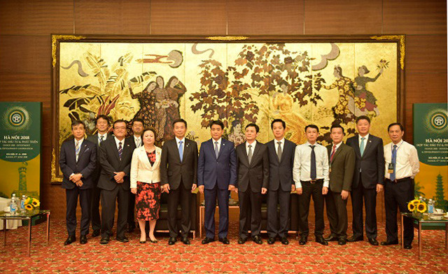 Chủ tịch UBND TP. Hà Nội Nguyễn Đức Chung tiếp đoàn đại biểu Tập đoàn Sumitomo và Tập đoàn BRG. Ảnh Hùng Thập.