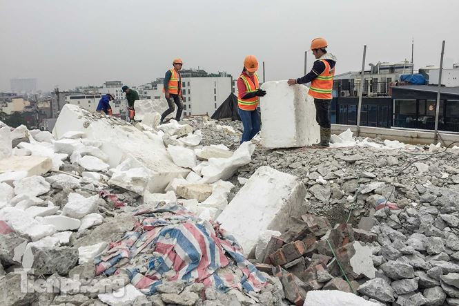 Lo ly do cao oc sai phep canh Ho Guom cham thao do-Hinh-4