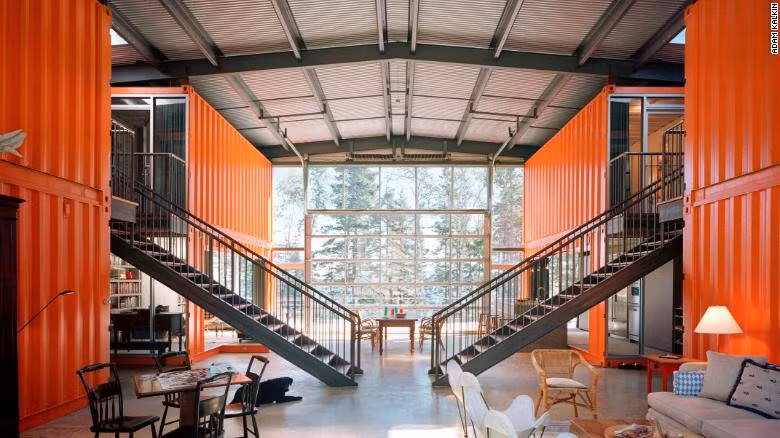 Căn nhà có thiết kế lạ mắt, xoá nhoà ranh giới giữa bên trong và bên ngoài.