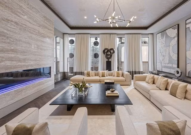 Điều đặc biệt là chủ nhân mới sẽ được tặng kèm một siêu xe Bentley trị giá 500.000 USD.