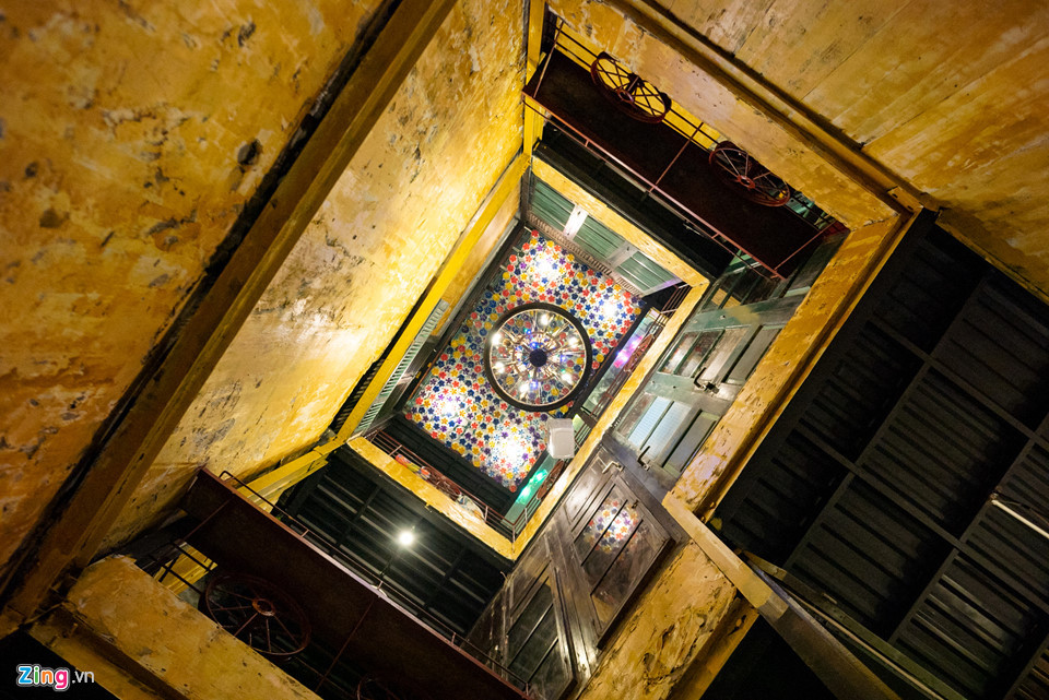 Quán cà phê độc đáo có 4 tầng với nhiều không gian khác nhau.