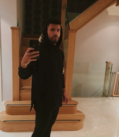 Sergio Agüero dùng iPhone 8 Plus.