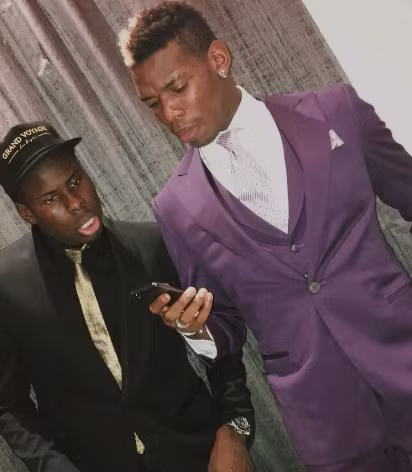 Paul Pogba được cho là đang sử dụng một chiếc iPhone X.
