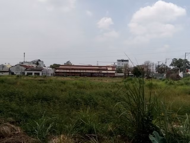 Khu đất 574 Kinh Dương Vương do SINCO sử dụng đang bỏ hoang.