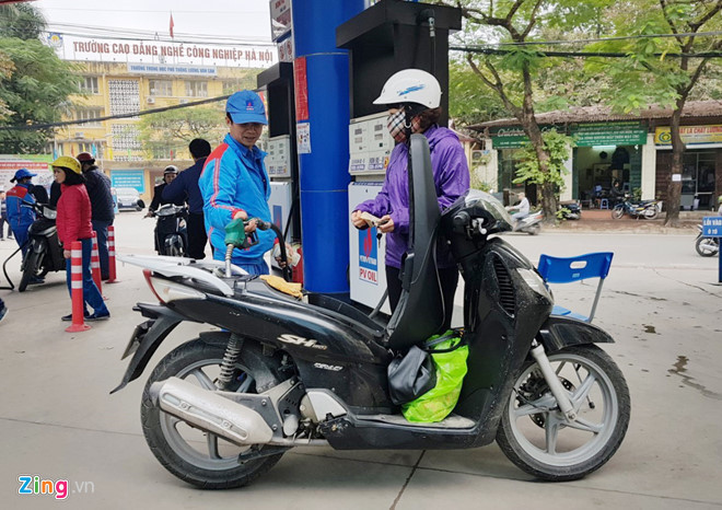 Ủy ban Thường vụ Quốc hội chưa thông qua Nghị quyết về biểu thuế bảo vệ môi trường đối với xăng dầu. Ảnh: Hiếu Công.