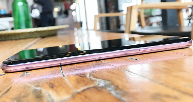 Cung cấp sức mạnh cho Galaxy S9+ đến từ chipset Exynos 9810 Octa, với bộ vi xử lý 8 nhân (trong đó 4 nhân tốc độ 2.8 GHz, và 4 nhân tốc độ 1.7 GHz), công nghệ 10nm, 64-bit