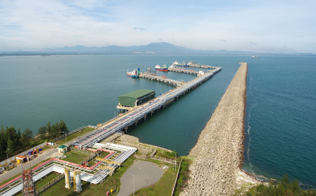 Hoạt động bán cổ phần tại các doanh nghiệp quy mô lớn như Công ty Lọc hóa dầu Bình Sơn đã được Bộ Công Thương triển khai.