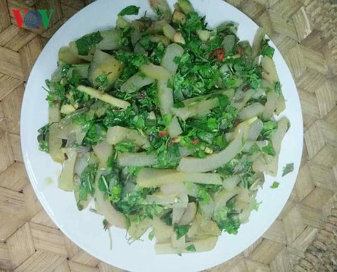 Món da trâu muối chua không thể thiếu trong những ngày Tết.