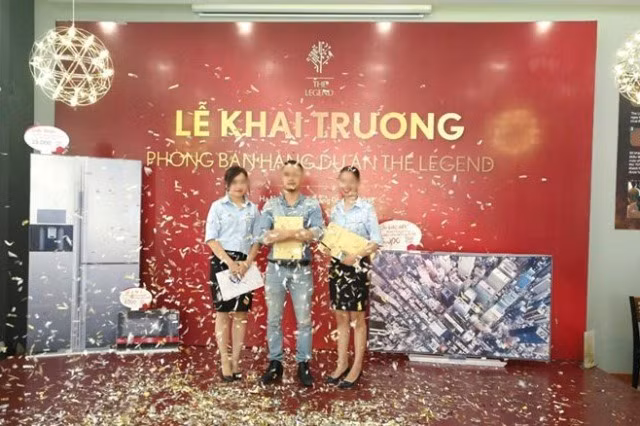 Hình ảnh về buổi khai trương phòng bán hàng... tại công trường dự án The Legend.