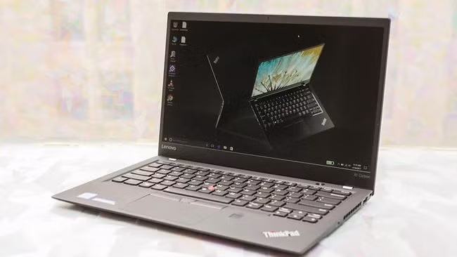 Lenovo ThinkPad X1 Carbon. Ảnh: CNET. Lenovo ThinkPad X1 Carbon. Ảnh: CNET.