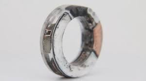 Chiếc nhẫn có giá nghìn USD được chế tác từ chiếc iPhone 8.