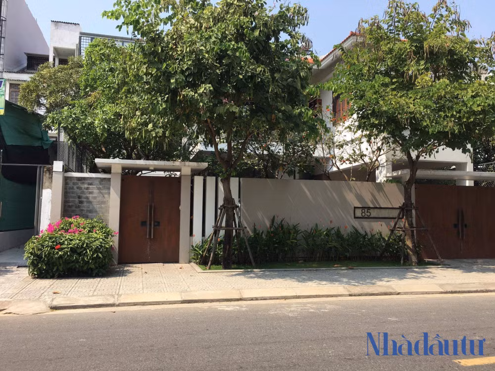 Sở hữu mặt tiền lớn, kiến trúc đẹp lại nằm ở Khu phố Tây- Du lịch xuyên đêm An Thượng, chắc hẳn rất ít cán bộ lãnh đạo có được.