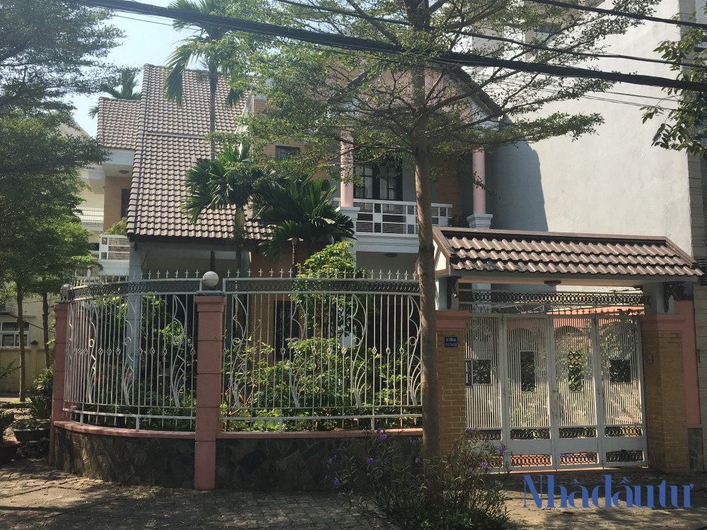 Căn biệt thự của bà Nguyễn Thị Thu Hà, nguyên Phó Giám đốc Sở Tài chính TP Đà Nẵng. Bà Hà bị khởi tố về hành vi "Vi phạm các quy định về quản lý đất đai".