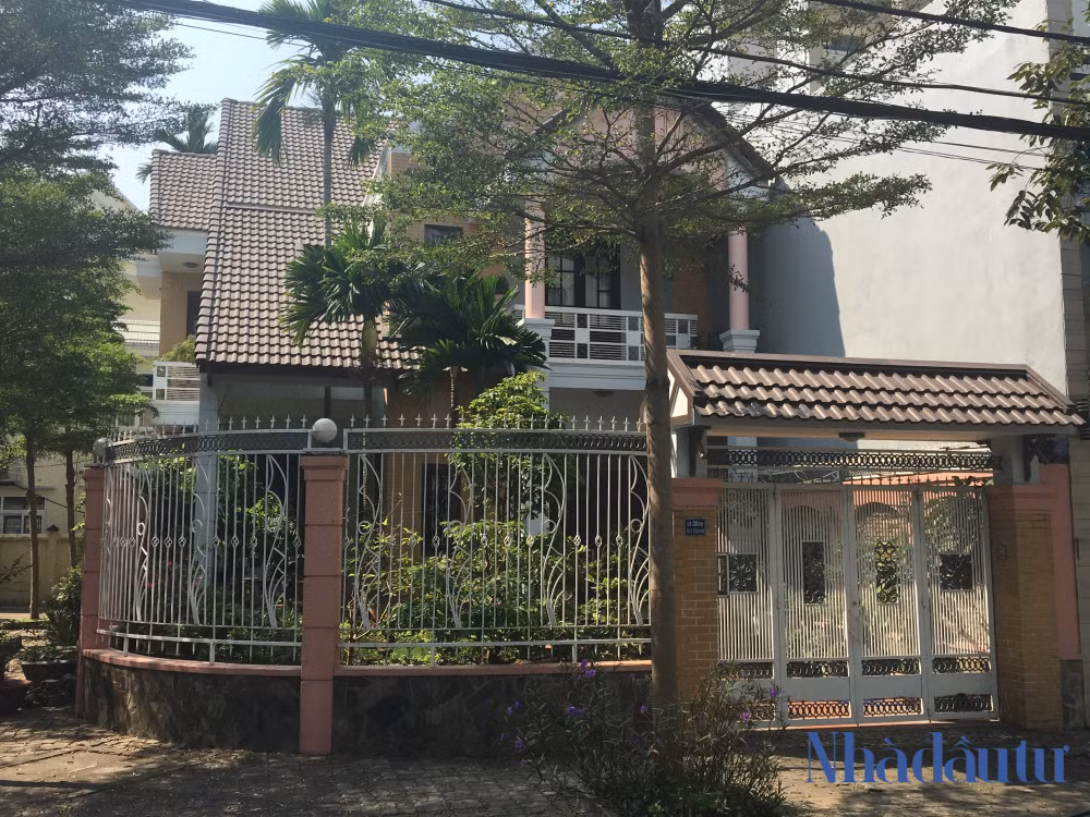 Căn biệt thự của bà Nguyễn Thị Thu Hà, nguyên Phó Giám đốc Sở Tài chính TP Đà Nẵng. Bà Hà bị khởi tố về hành vi "Vi phạm các quy định về quản lý đất đai".