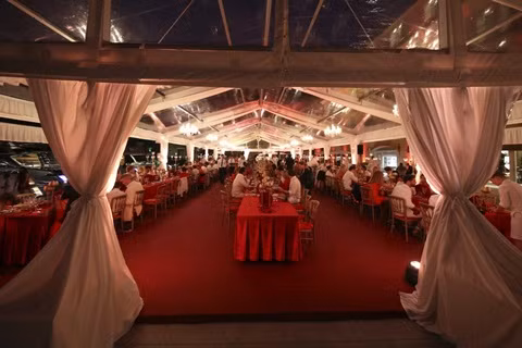 Dam cuoi xa hoa khong tuong 3 ngay 3 dem cua ai nu dai gia-Hinh-3