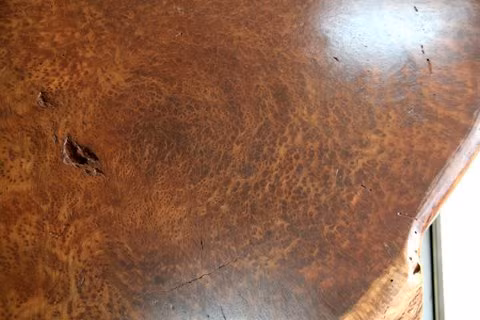 Gỗ nu là một tên gọi cho một loại gỗ đặc biệt được tạo nên từ phần mắt gỗ, bướu gỗ của những cây cổ thụ tuổi đời hàng trăm năm.