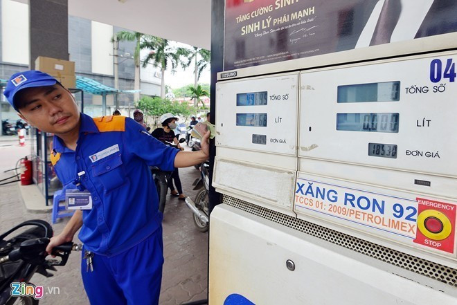 Theo đại diện doanh nghiệp, việc người tiêu dùng lựa chọn nhiều loại xăng khác nhau là điều bình thường. Ảnh: Lê Hiếu.