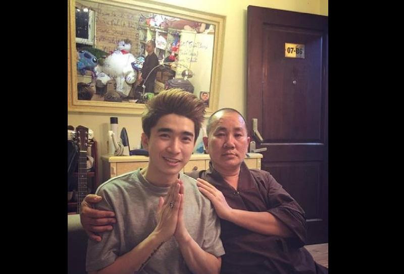 Dù không xuất hiện nhiều trên các phương tiện truyền thông nhưng Chi Dân vẫn có được lượng khán giả riêng của mình. Gần đây, trong một bài phỏng vấn, anh còn thừa nhận fan của mình cũng đông đảo không thua kém gì Sơn Tùng M-TP.