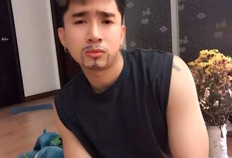 Mới đây, anh chàng gốc Kiên Giang vướng tin đồn với ngọc nữ showbiz Việt - Ninh Dương Lan Ngọc khiến tên tuổi của anh lại càng được nhiều người biết đến.