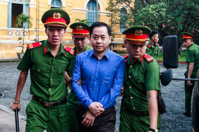 Can canh nhung lo dat vang bi ke bien cua Vu nhom o Da Nang