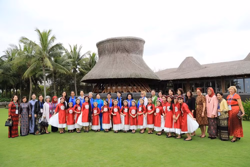 Dan piano 3 ty duoc dat rieng cho tiec De nhat Phu Nhan APEC-Hinh-11