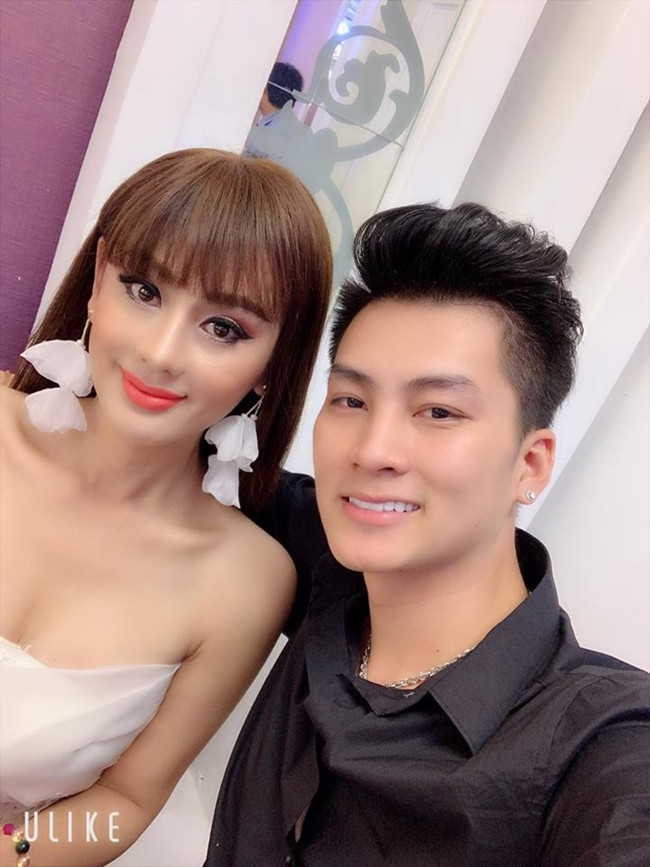 Lâm Khánh Chi và ông xã kém tuổi thường xuất hiện trong nhiều sự kiện, gameshow truyền hình với hình ảnh chỉn chu.