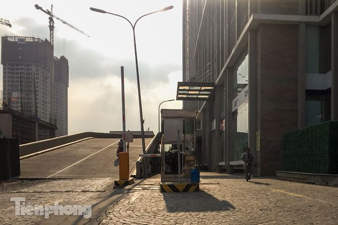 Lối xe lên tầng 3, 4, 5 có chức năng để xe.