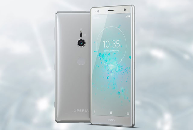 Sony Xperia XZ2 sử dụng khung viền bằng kim loại, 2 bề mặt phủ kính cường lực Corning Gorilla Glass 5. Phablet này có kích thước 153x72x11,1 mm, trọng lượng 198 g.