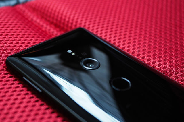 Sony Xperia XZ2 được trang bị màn hình IPS kích thước 5,7 inch, độ phân giải Full HD Plus (2.160x1.080 pixel), mật độ điểm ảnh 424 ppi. Màn hình này được chia theo tỷ lệ 18:9, tích hợp công nghệ Triluminos. Sony Xperia XZ2 được trang bị màn hình IPS kích thước 5,7 inch, độ phân giải Full HD Plus (2.160x1.080 pixel), mật độ điểm ảnh 424 ppi. Màn hình này được chia theo tỷ lệ 18:9, tích hợp công nghệ Triluminos. Sony Xperia XZ2 được trang bị màn hình IPS kích thước 5,7 inch, độ phân giải Full HD Plus (2.160x1.080 pixel), mật độ điểm ảnh 424 ppi. Màn hình này được chia theo tỷ lệ 18:9, tích hợp công nghệ Triluminos.