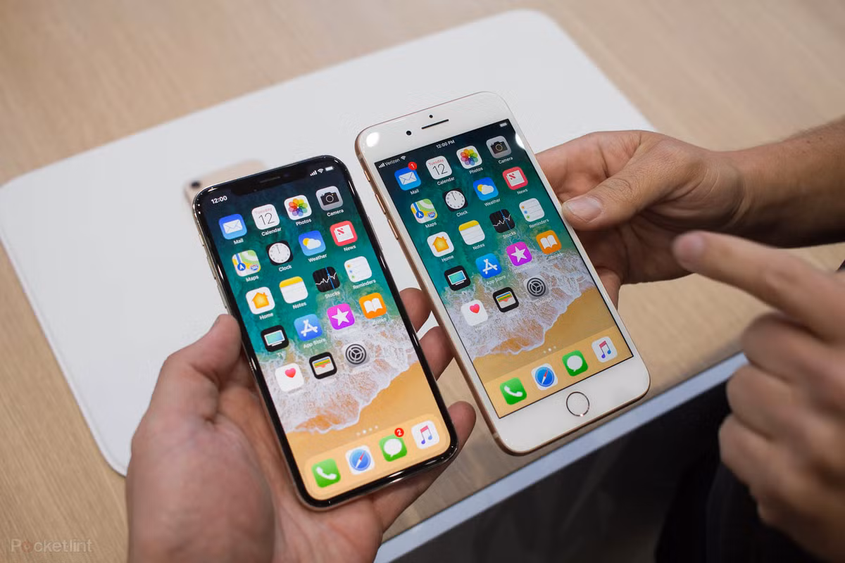 Các nhà bán lẻ tại Việt Nam bắt đầu cho đặt trước iPhone X chính hãng.